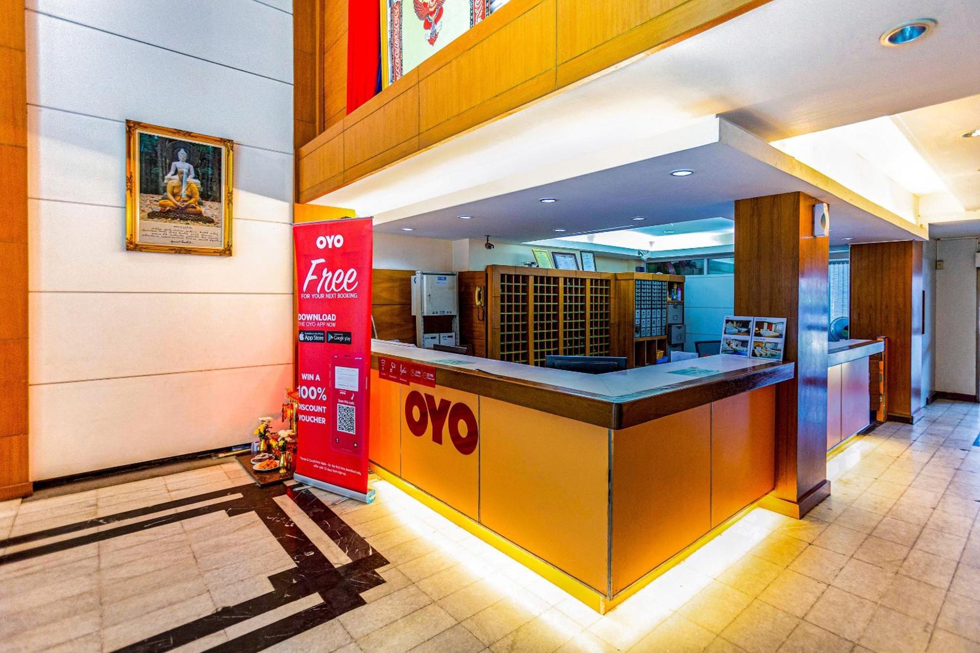Oyo 441 Grand Thara Hotel Surat Thani Extérieur photo