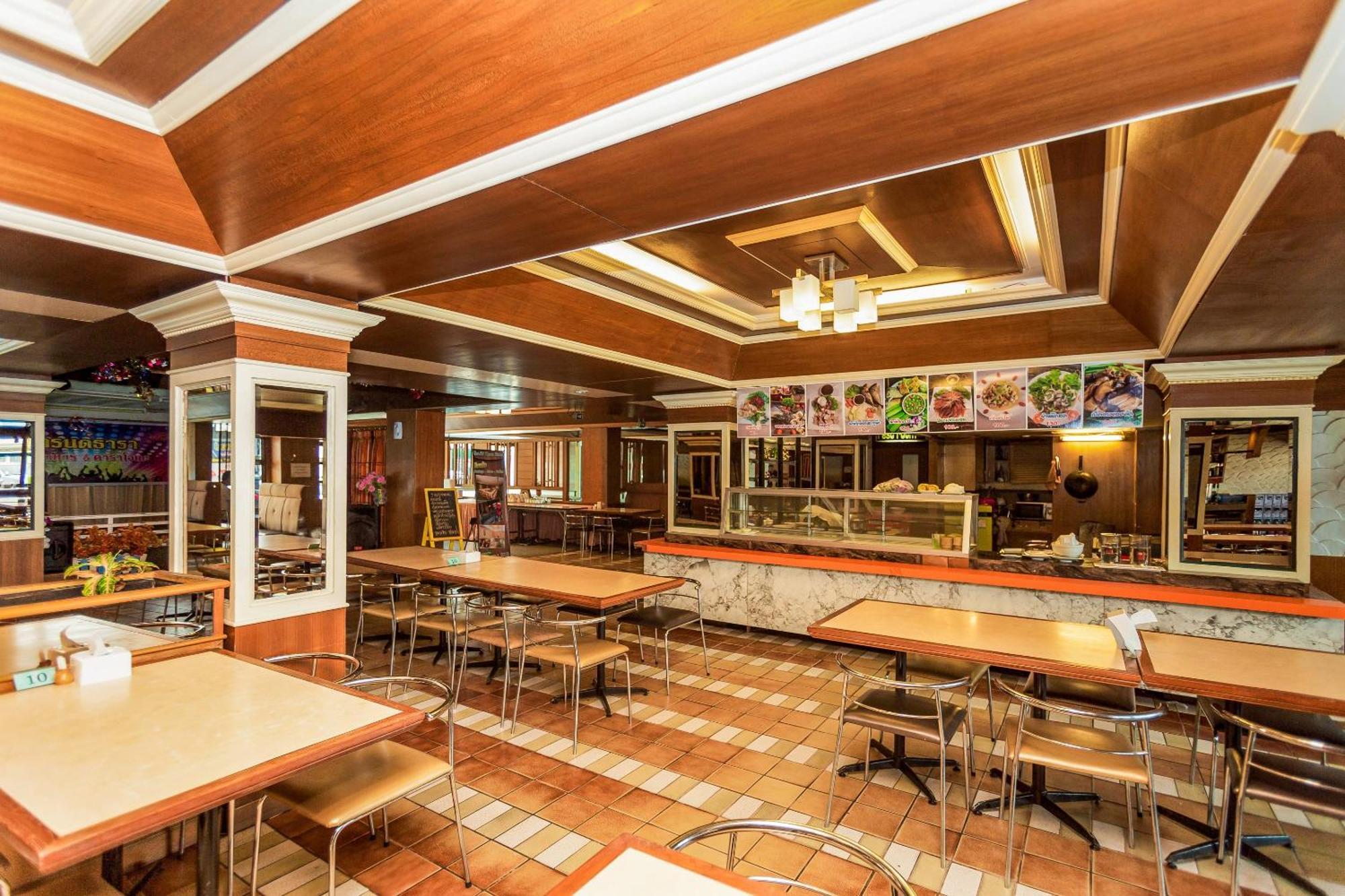 Oyo 441 Grand Thara Hotel Surat Thani Extérieur photo