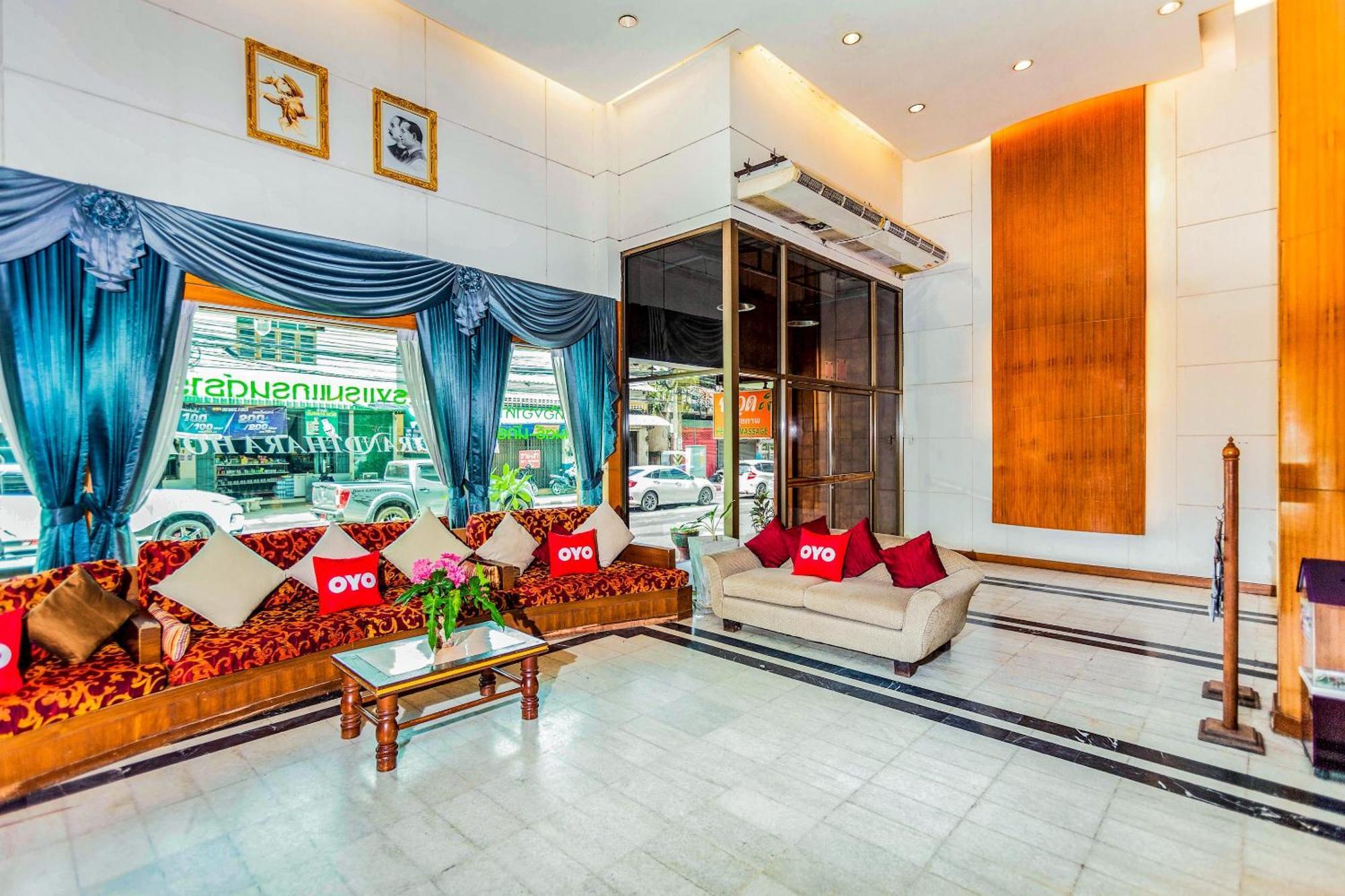 Oyo 441 Grand Thara Hotel Surat Thani Extérieur photo