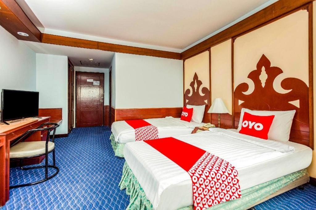Oyo 441 Grand Thara Hotel Surat Thani Extérieur photo