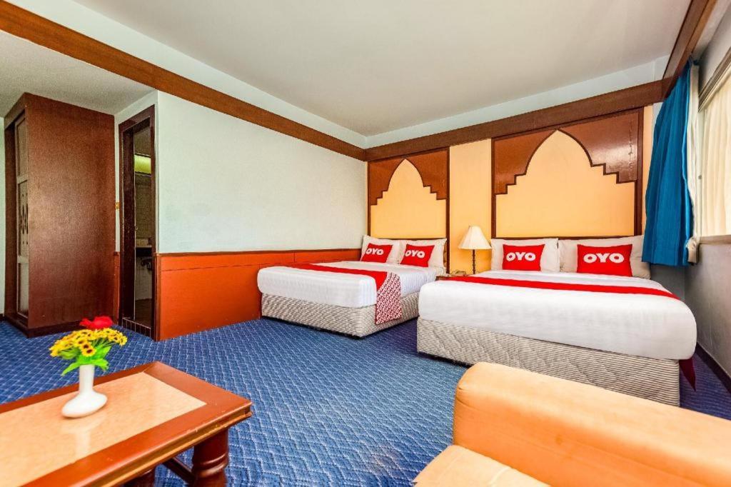 Oyo 441 Grand Thara Hotel Surat Thani Extérieur photo